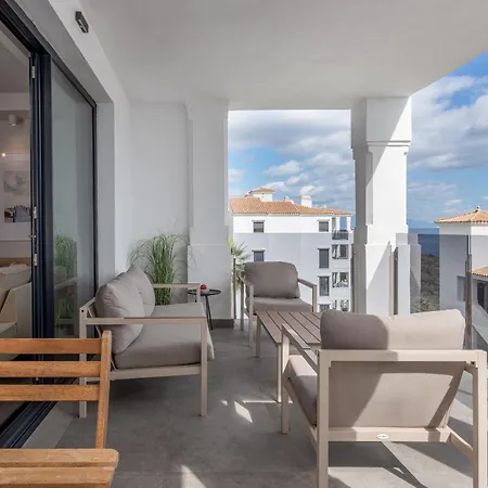 Luxurious With Sea Views Blue B2-103 *