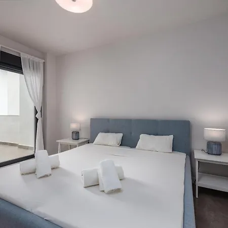 Luxurious With Sea Views Blue B2-103 Homestay *