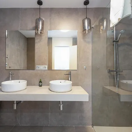 Luxurious With Sea Views Blue B2-103 Homestay
